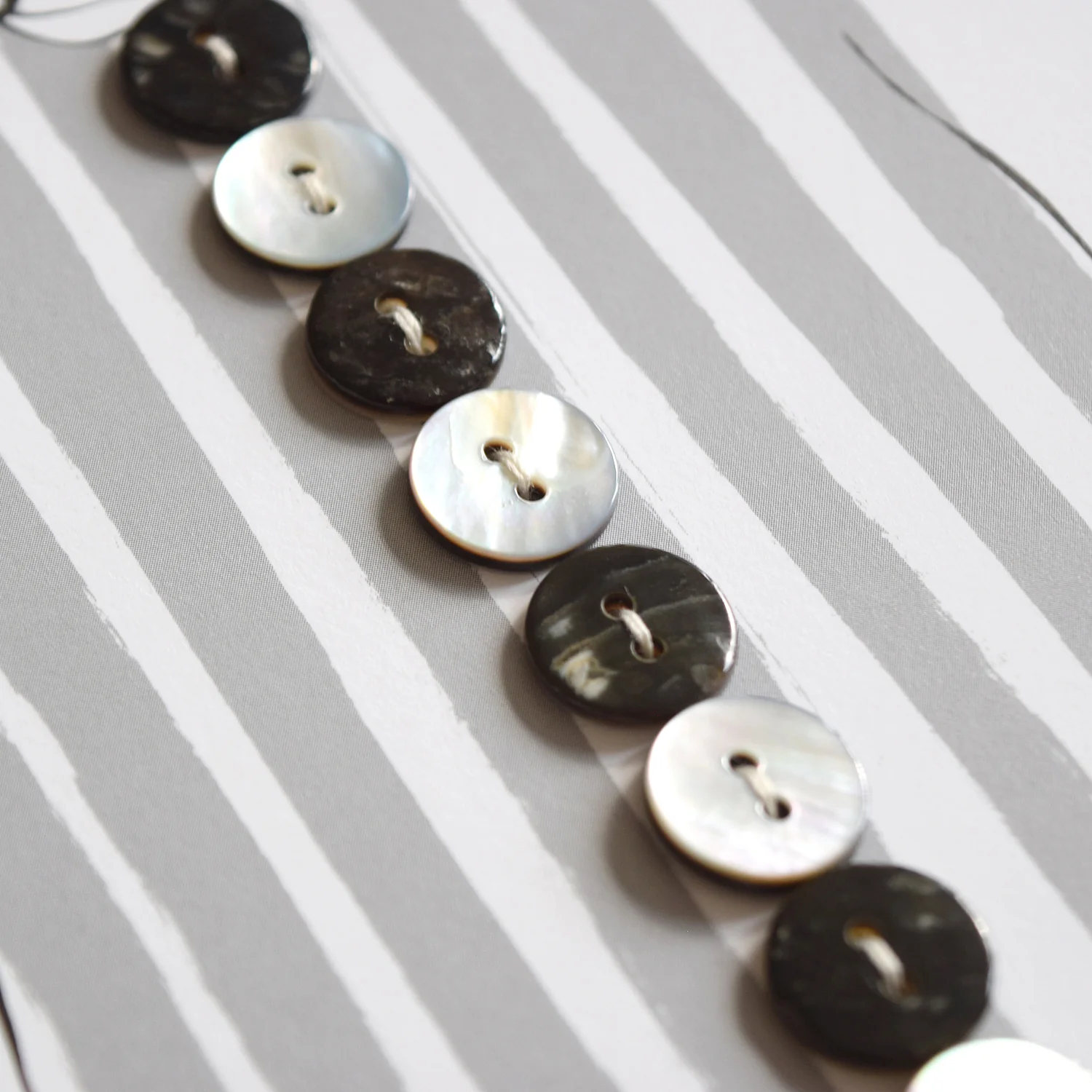 4nov Shell Buttons [Flat Round Black x White / 13mm] LPS-077 - Image 5