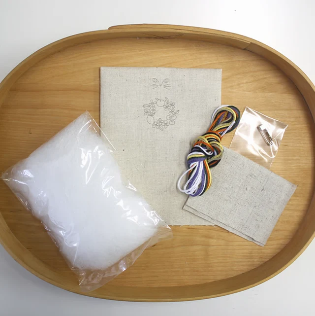 Embroidery Cat Brooch Kit - Fruit Wreath - Image 2