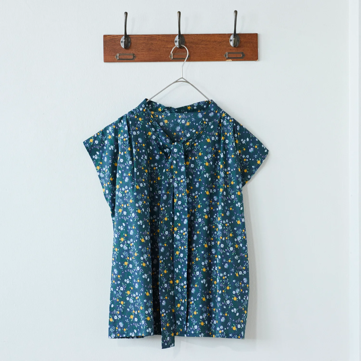 Flownny Berry Bloom Cotton Lawn - White x Blue NFA-1030-36 - Image 4