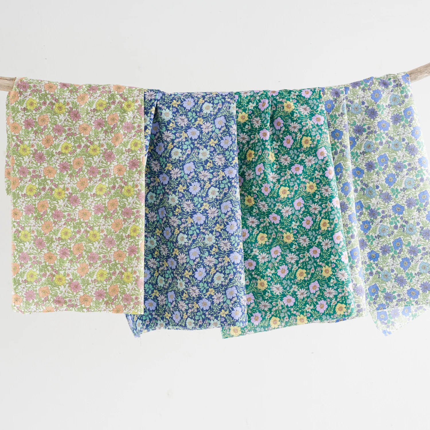 Flownny Poppy Garden Cotton Lawn -White x Yellow NFA-1060-62 - Image 2