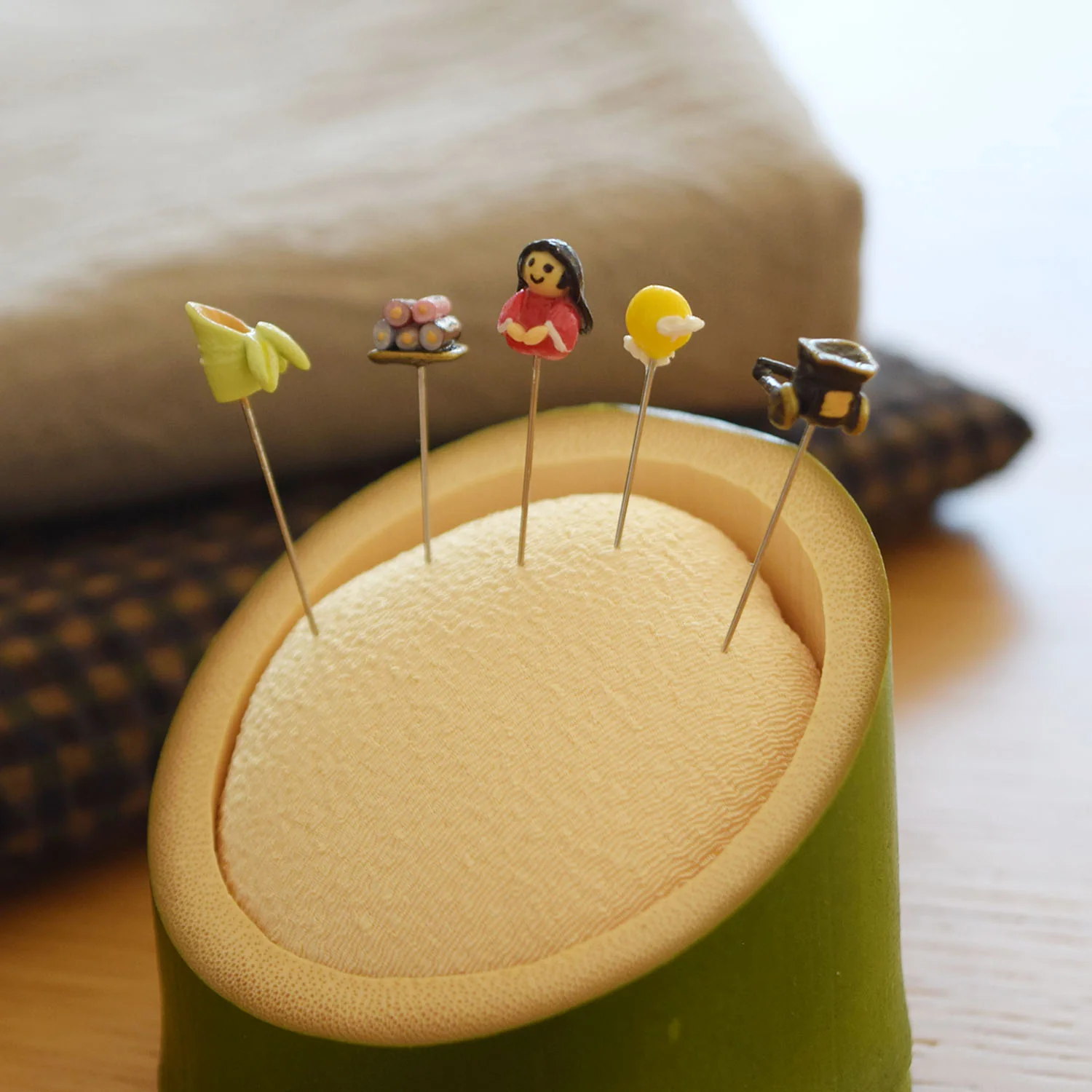 Folk Tale Kaguyahime Marking Pins & Pincushion - Image 2