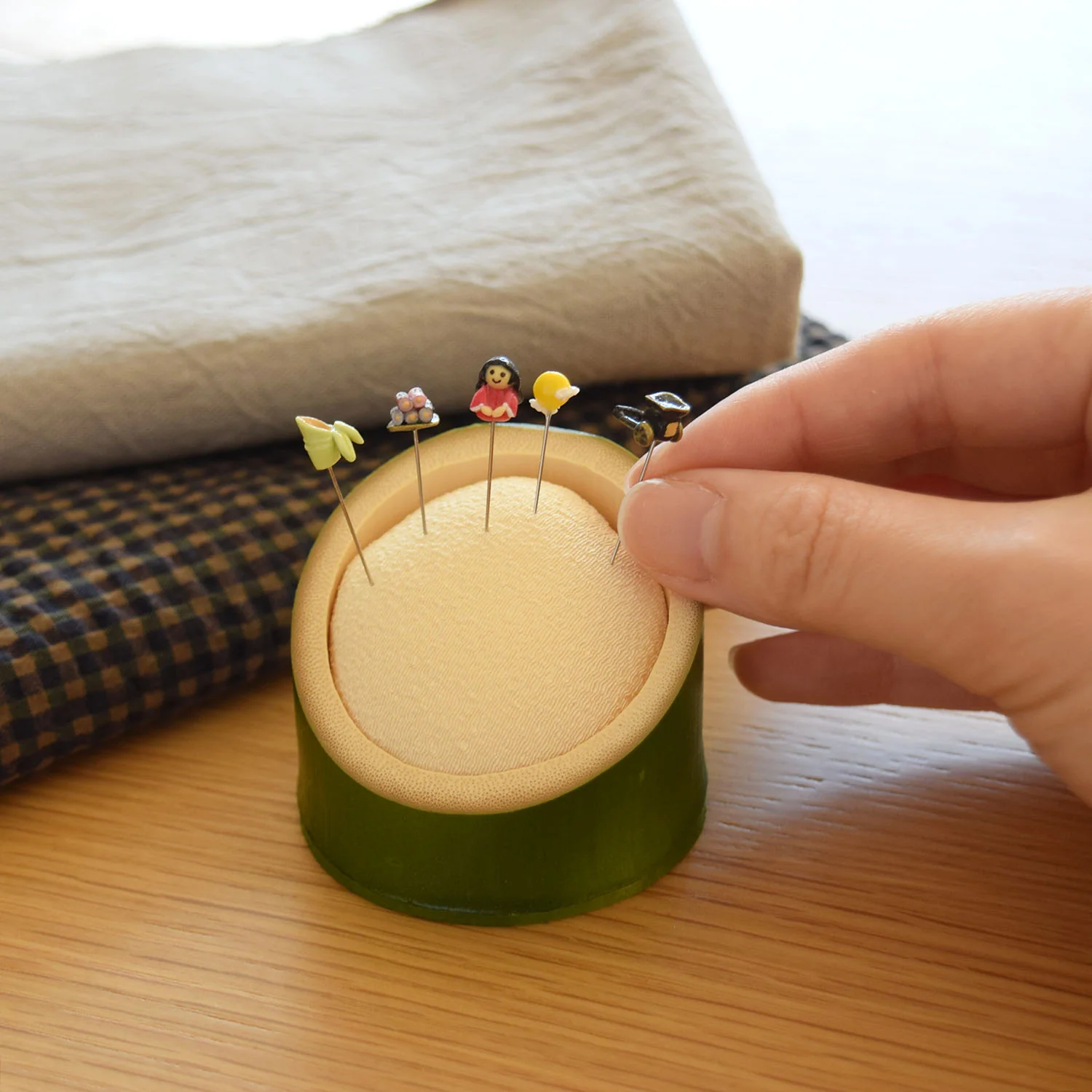 Folk Tale Kaguyahime Marking Pins & Pincushion - Image 3