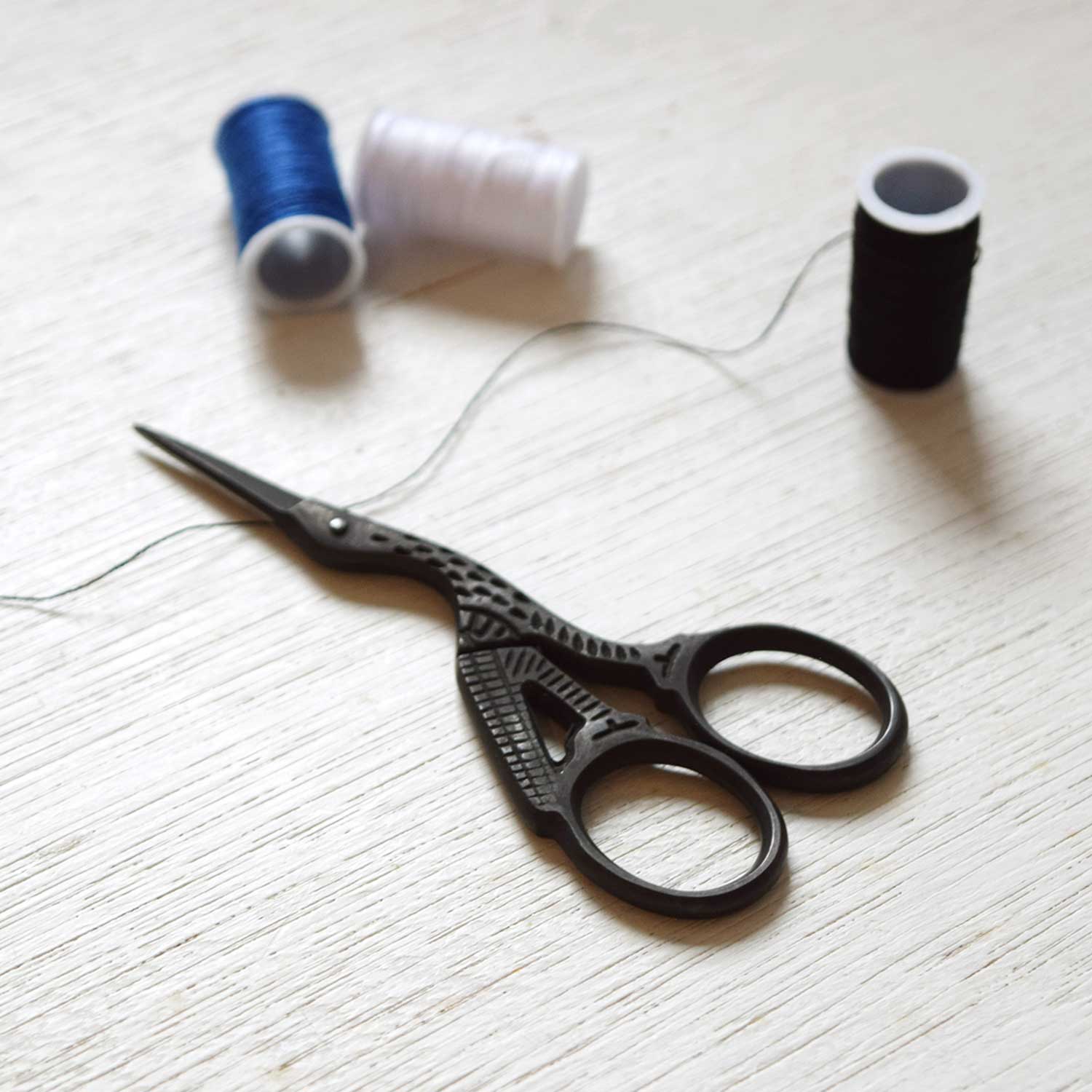 Hiro Black Crane Scissors - Image 4