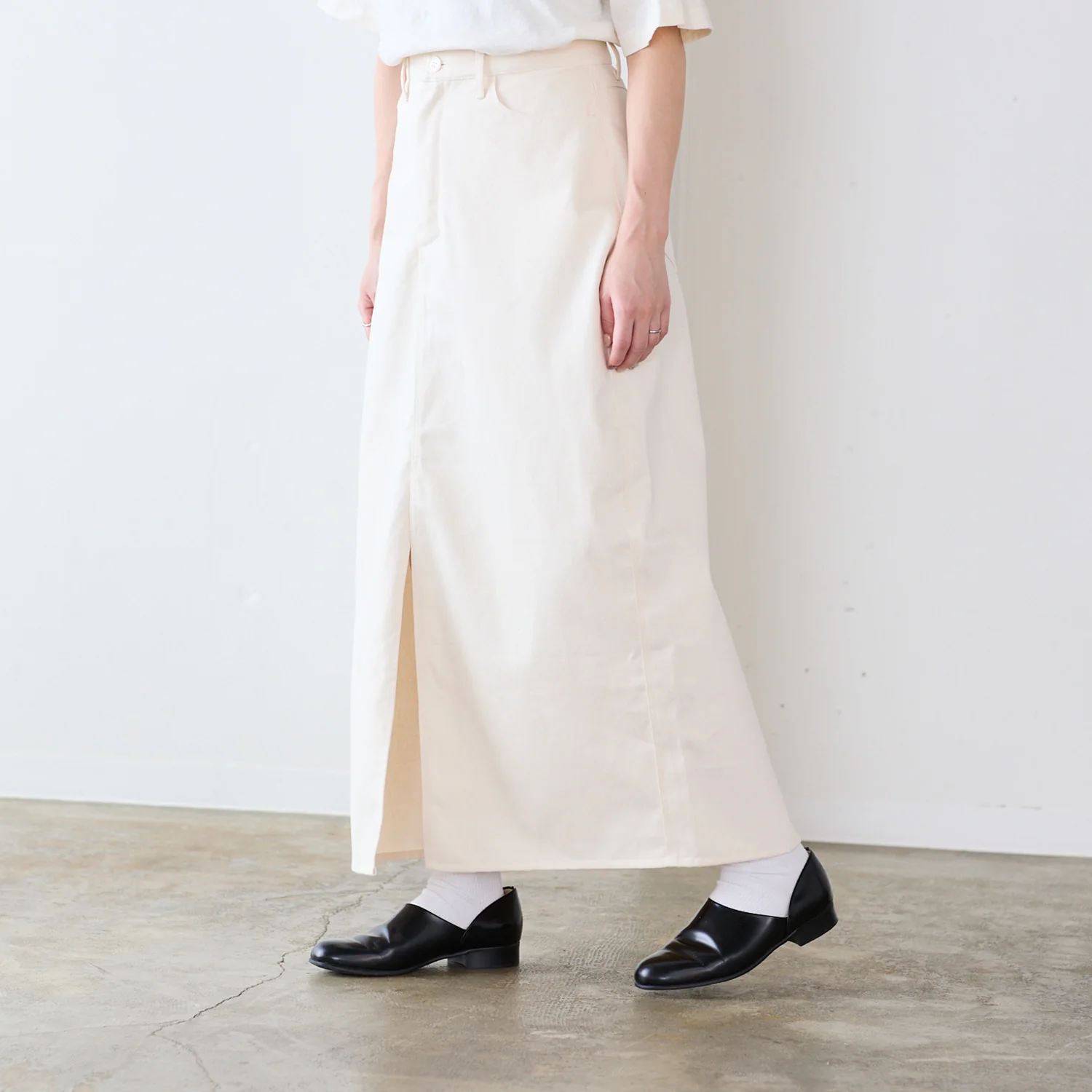 Japanese Denim 100% Cotton 10oz - White - Image 3