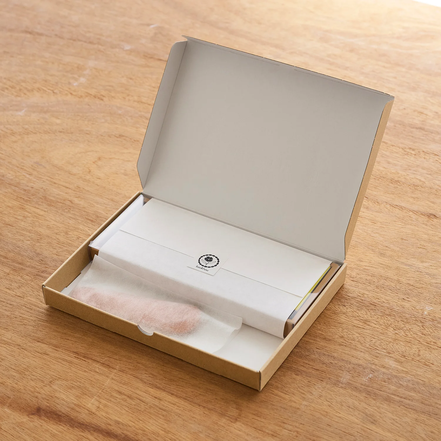 Bookhou Fabric Scissors with Leather Case - Image 8