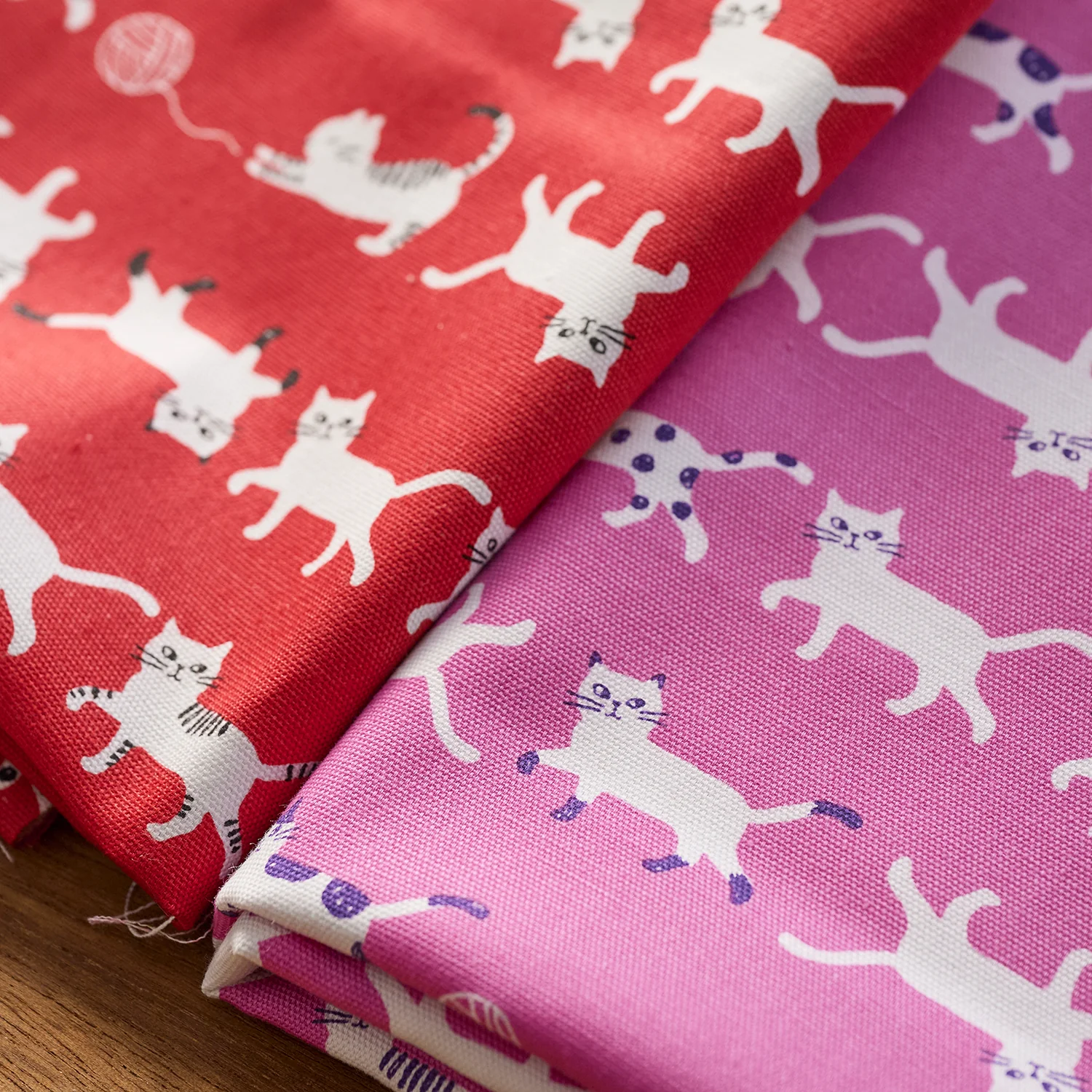 Simply Palette Cat Prints Cotton Oxford - Red YPA-69010-1 - Image 4