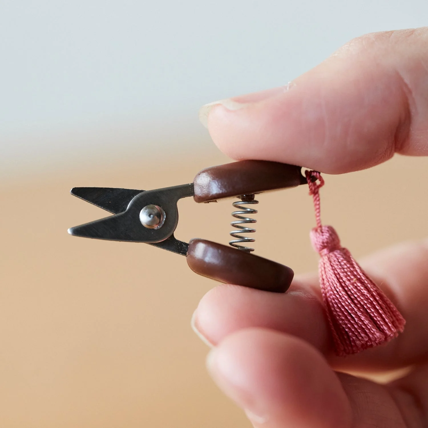 Cohana Mini Snip Scissors - Image 5