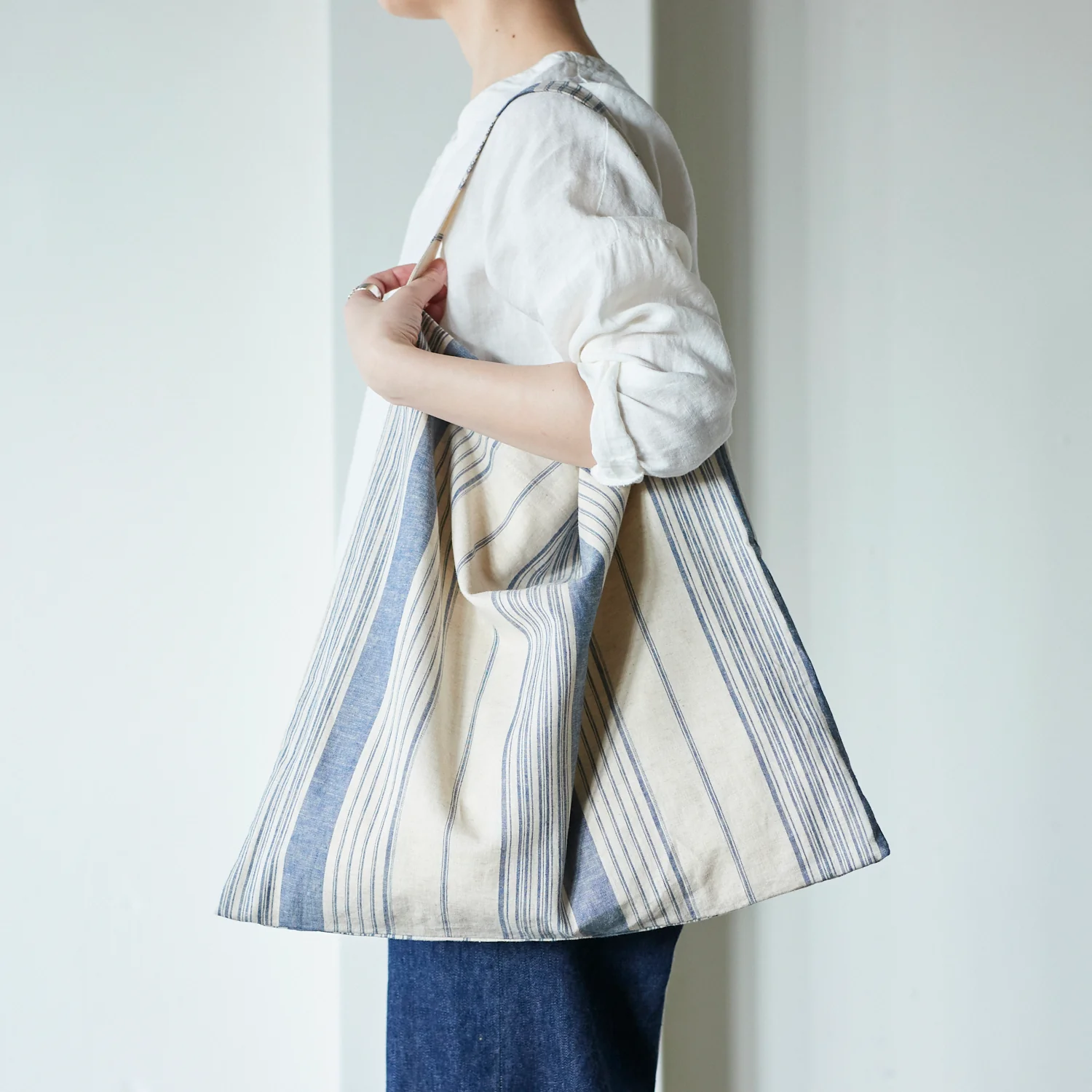 Yarn Dyed Linen Cotton Blend Banshu-ori Stripe Fabric - Off White x Blue - Image 5
